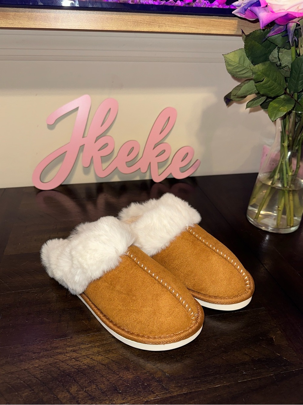 Brown Faux Fur Women's Plush Slippers sizes 6, 7, 8, 9
